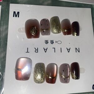 Nail Art Press-On Nails with Gold and Brown Design